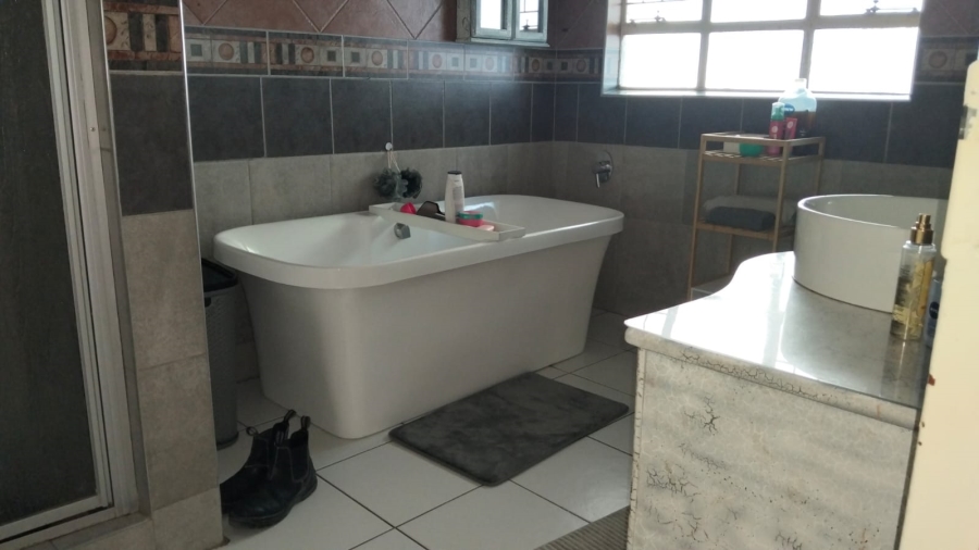 4 Bedroom Property for Sale in Protea Park North West